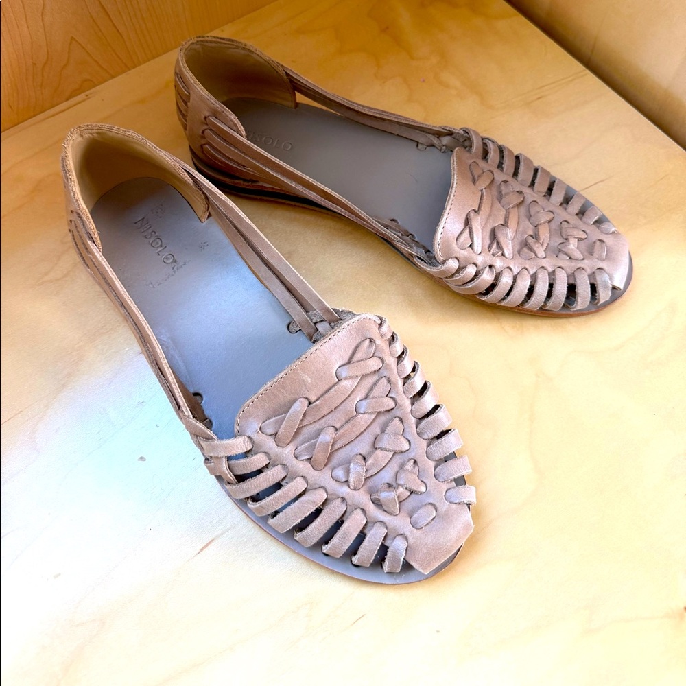 Nisolo Huarache Sandles- almost new, excellent condition. Almond color, size 7.5